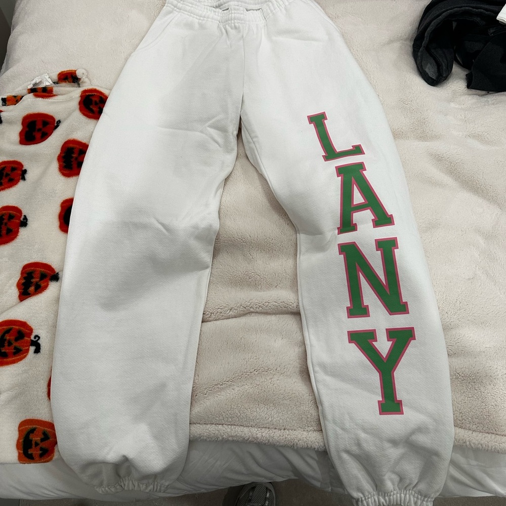 LANY White Sweatpants Unisex size Small